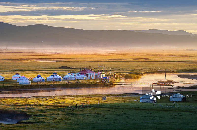 草原晨曦图片素材