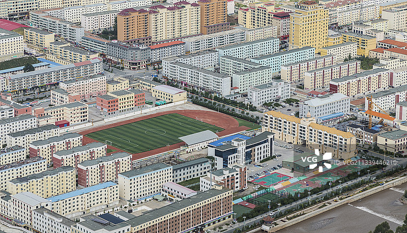 青海祁连县，祁连县城的建筑与景观图片素材