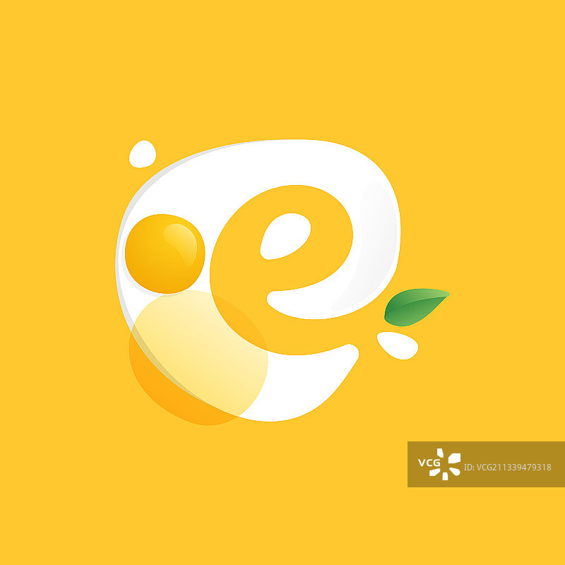 煎蛋上的字母E标志与绿叶图片素材