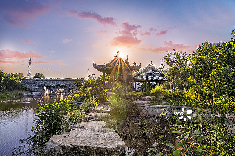 城市里的园林风光图片素材