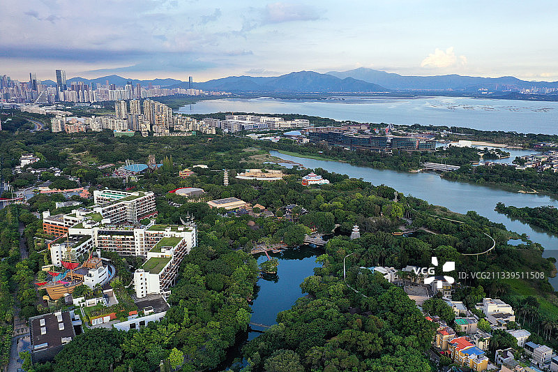 广东省深圳市南山区华侨城旅游度假区湿地公园航拍图片素材