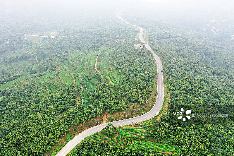 山东临沂高标准建设的农村公路图片素材