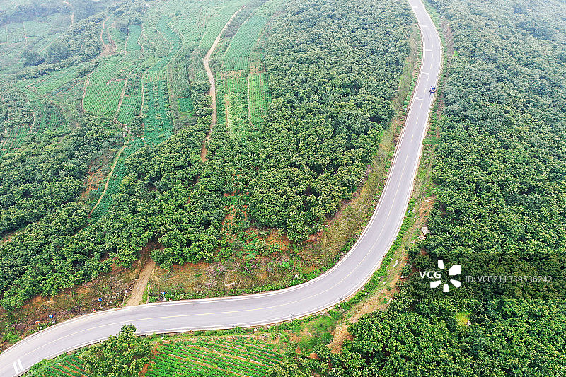 山东临沂高标准建设的农村公路图片素材
