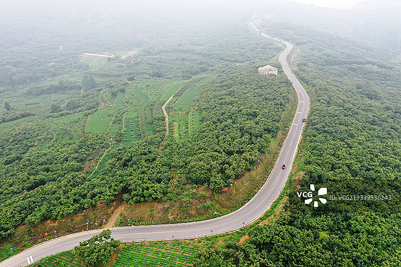 山东临沂高标准建设的农村公路图片素材