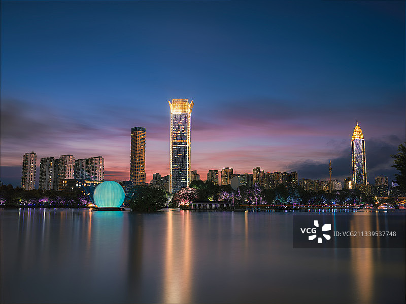白鹭洲城市天际线日落夜景图片素材
