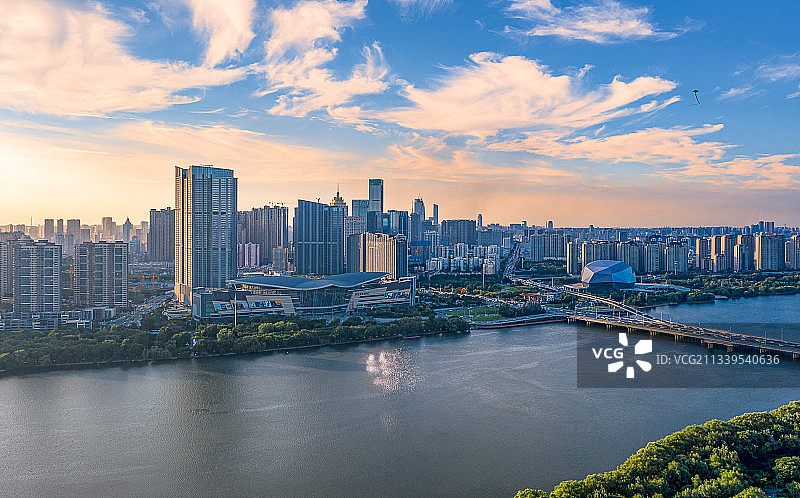 沈阳夏天下午浑河城市风光图片素材