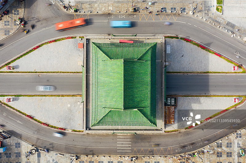 河南开封鼓楼广场夏季户外风光航拍正上方视角图片素材