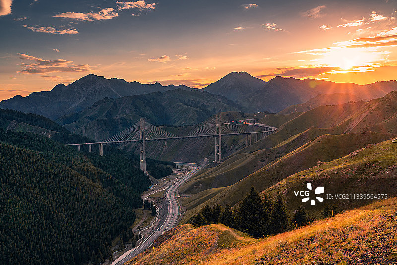 日落果子沟图片素材