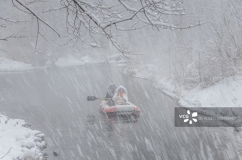 风雪漂流图片素材
