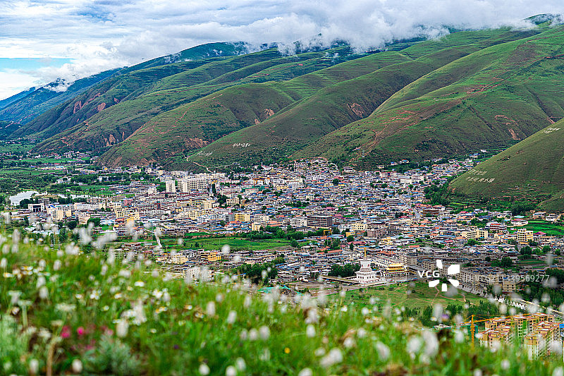 四川省甘孜州道孚县高处俯瞰全景图片素材