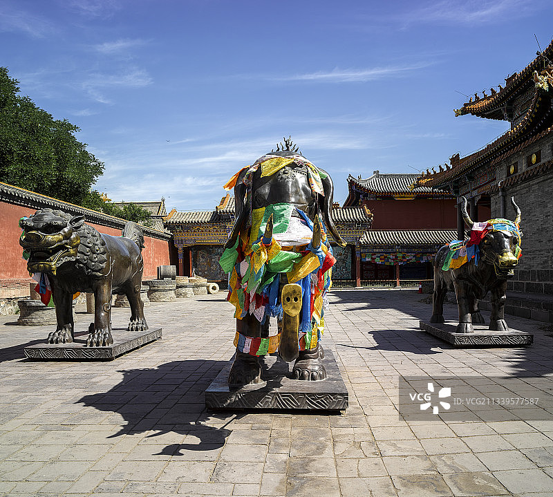 2016-06-25中国，内蒙古，呼和浩特市，大召寺，铜兽图片素材