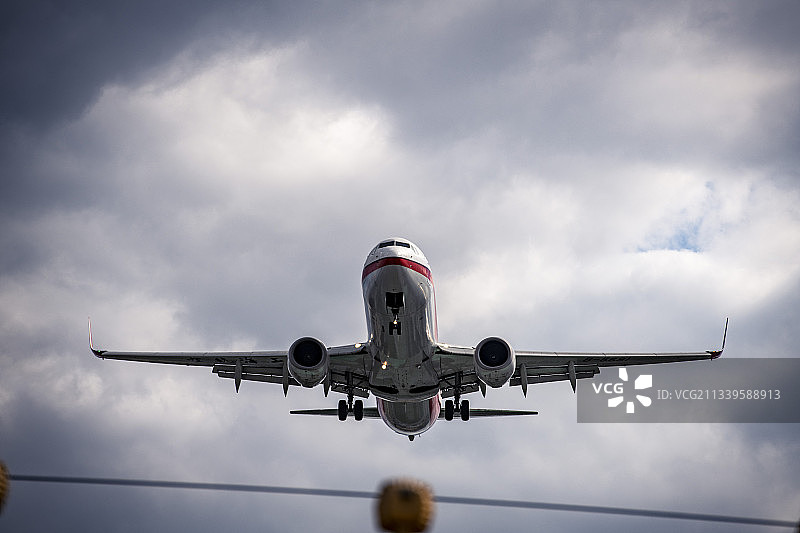航班降落图片素材
