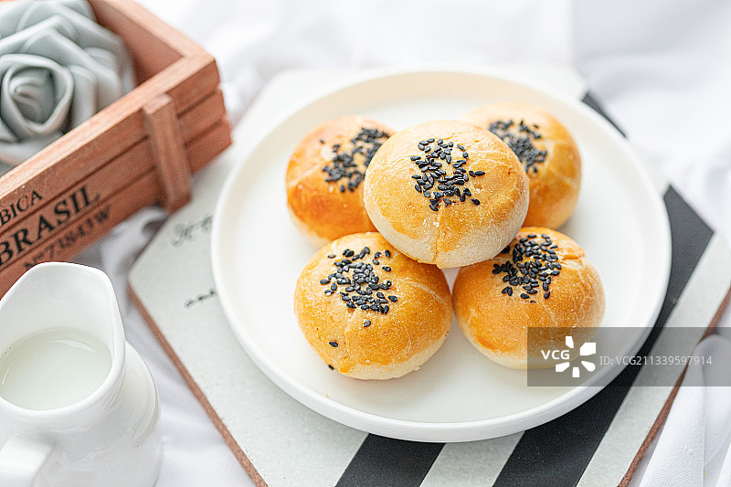 蛋黄酥图片素材