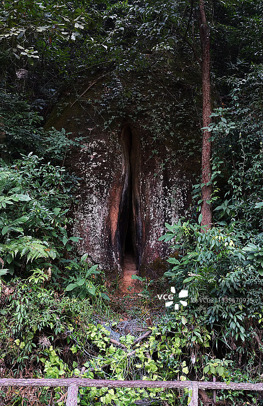 丹霞山阴元石图片素材