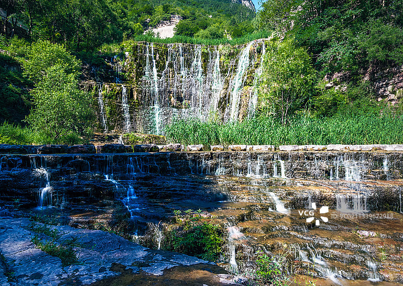 桃花谷九连瀑布图片素材