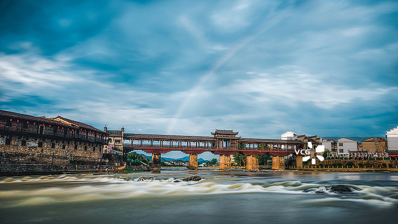 遇见彩虹图片素材