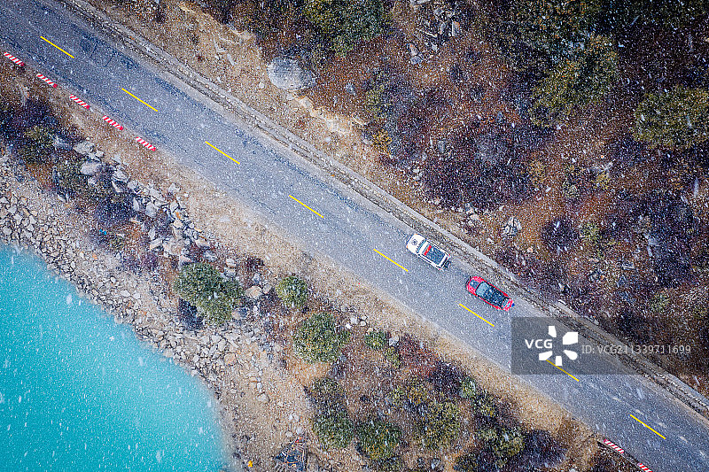 西藏林芝318公路风景航拍图片素材