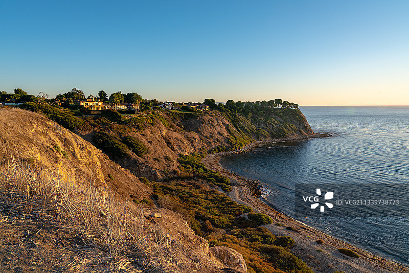 美国加利福尼亚州兰乔帕洛斯弗迪斯晴朗天空下的海景图片素材