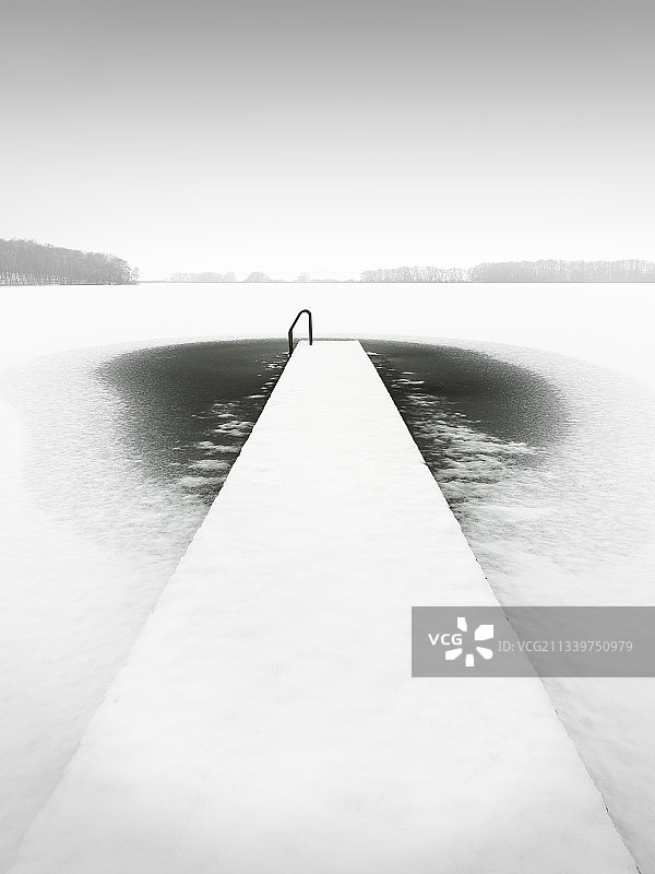 德国勃兰登堡博伊岑堡的晴空海景图片素材