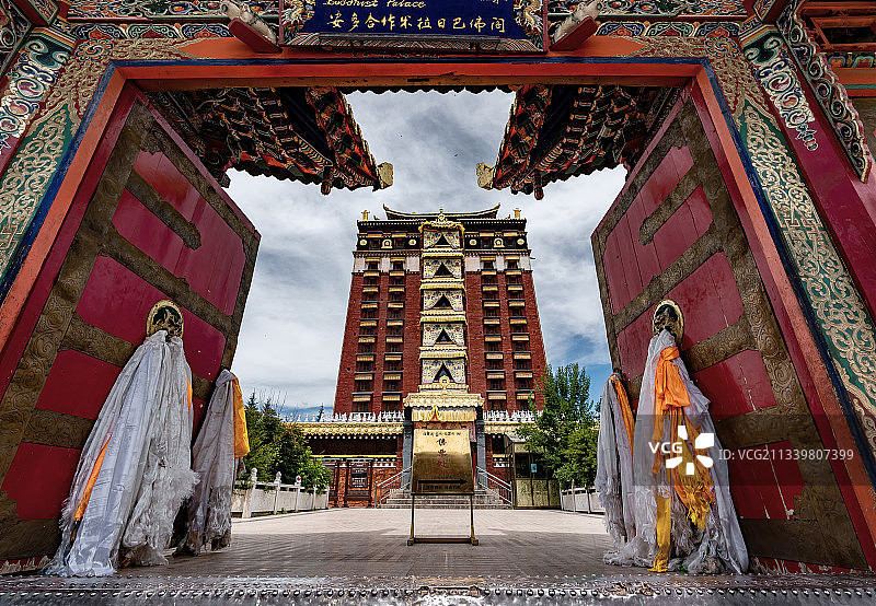 安多合作米拉日巴佛阁（2）图片素材