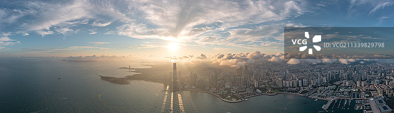 青岛胶州湾浮山湾前海一线海景风光平流雾图片素材