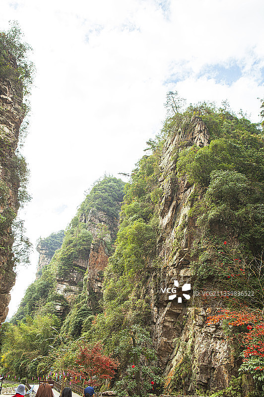 张家界宝峰湖岩石悬崖峭壁图片素材