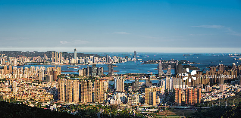 俯瞰厦门海沧区和鹭江两岸图片素材