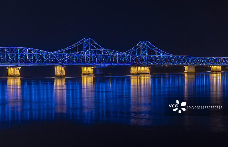 丹东鸭绿江断桥夜景图片素材
