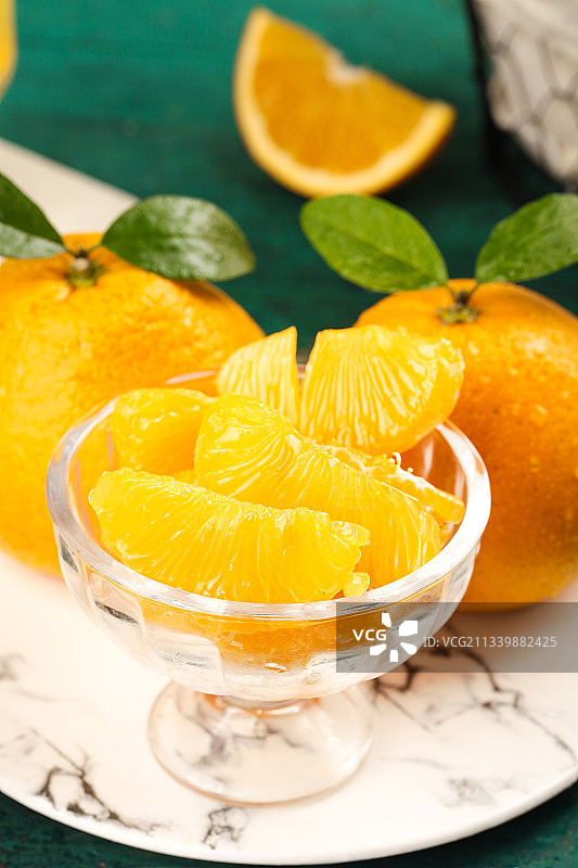 蓝底上的常山胡柚图片素材