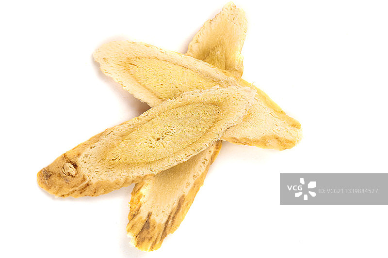 白底上摆放着黄芪图片素材