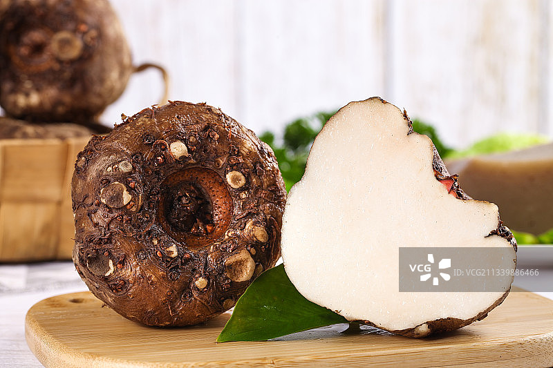 木底上的贵州生魔芋图片素材