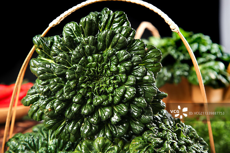 篮子里装着乌塌菜图片素材