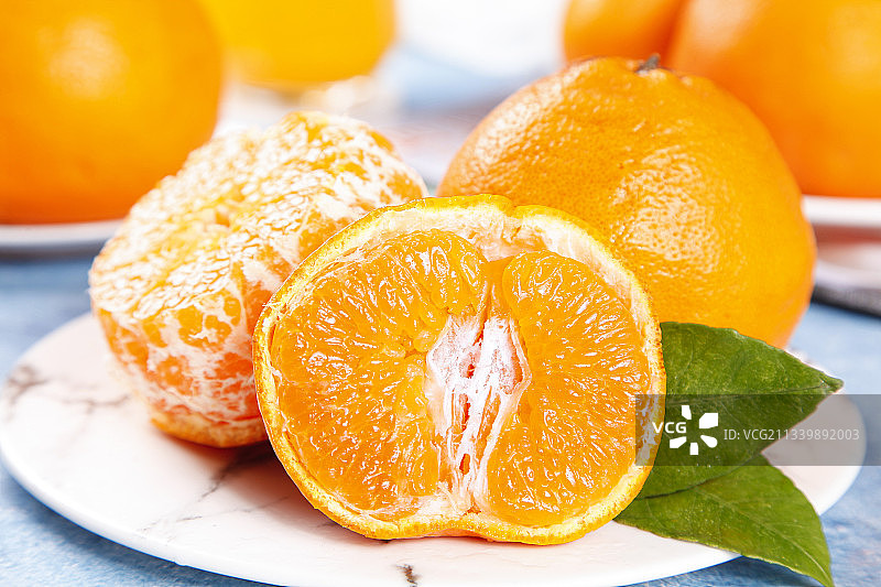 盘里装着四川春见耙耙柑图片素材