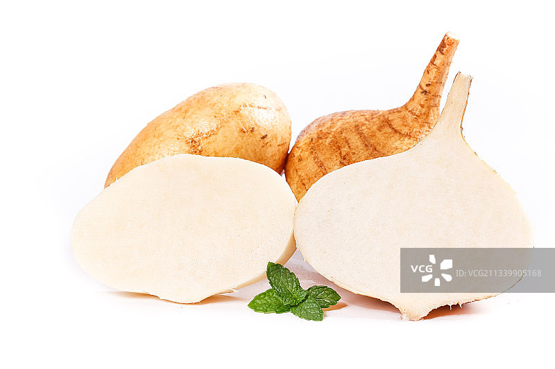 白底上放着新鲜凉薯图片素材