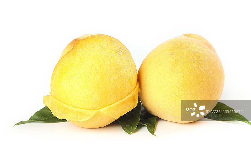 白底上的黄肉桃图片素材