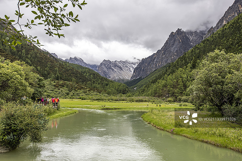 稻城亚丁冲古草甸图片素材