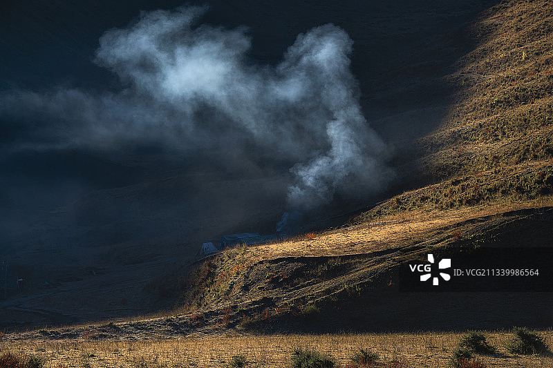 炊烟袅袅图片素材