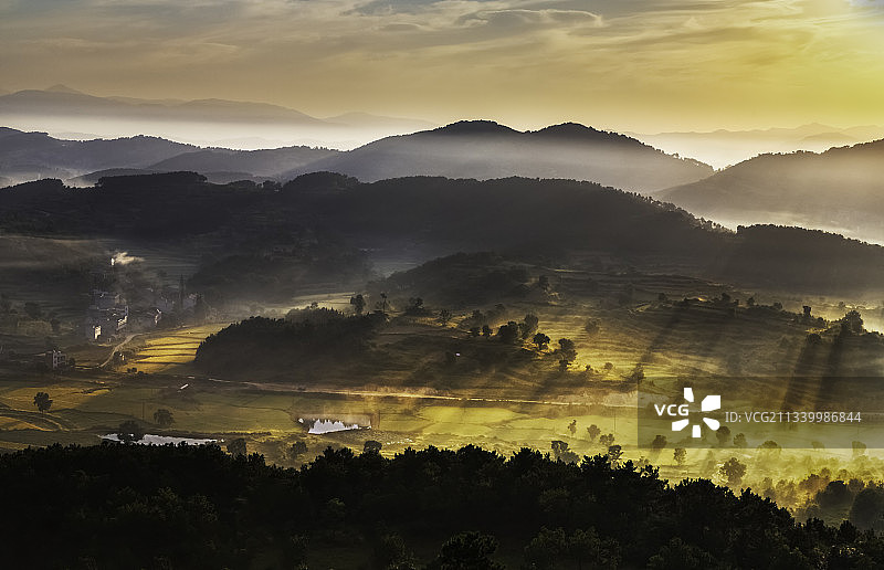 湖北大悟风光美如画,云海,朝霞,云雾绿茶,山村,红叶,图片素材