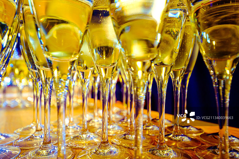 香槟酒杯特写图片素材
