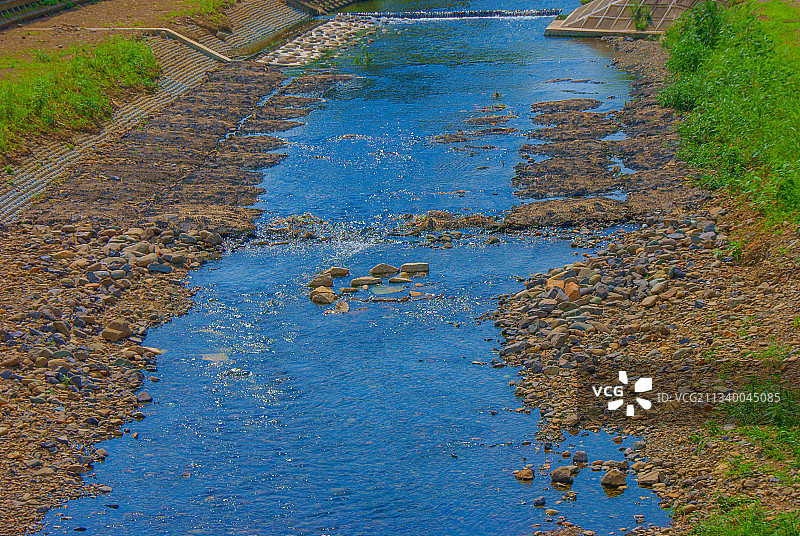 潮湿的人行道高角度景观图片素材
