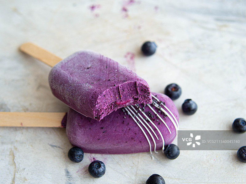 桌子上甜点的特写图片素材