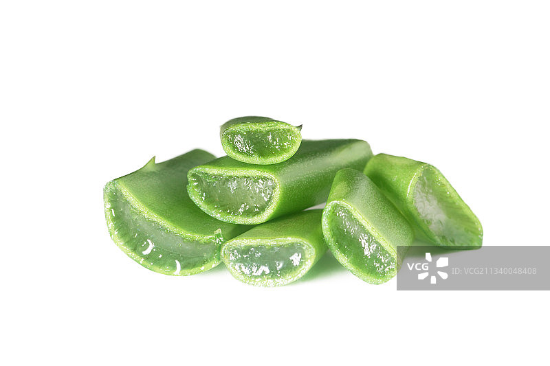 白色背景下芦荟切片的特写图片素材