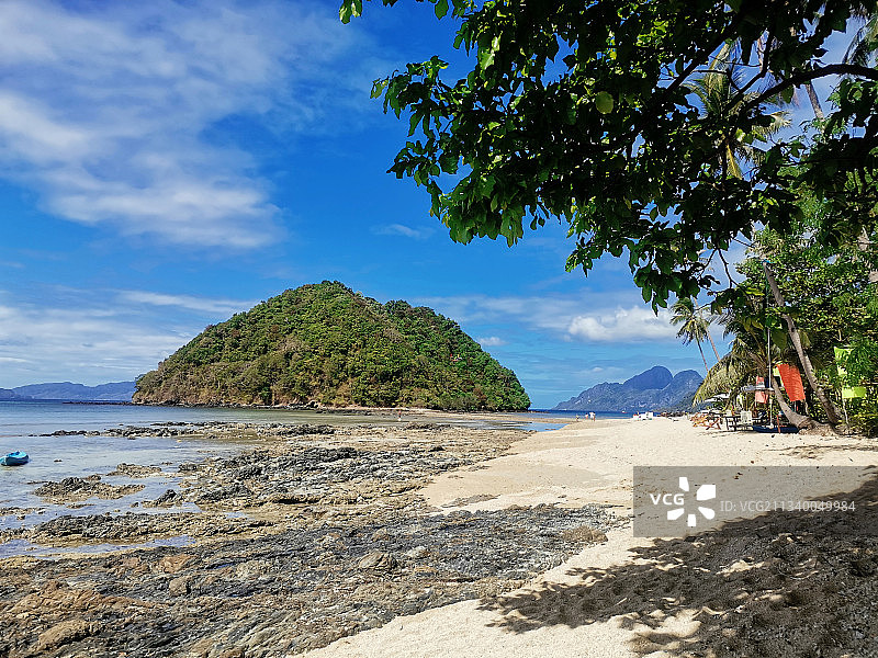 菲律宾爱妮岛的壮丽海滩景色图片素材