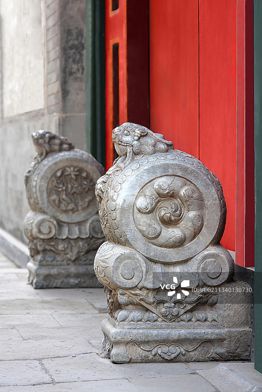 老北京胡同里的门墩图片素材