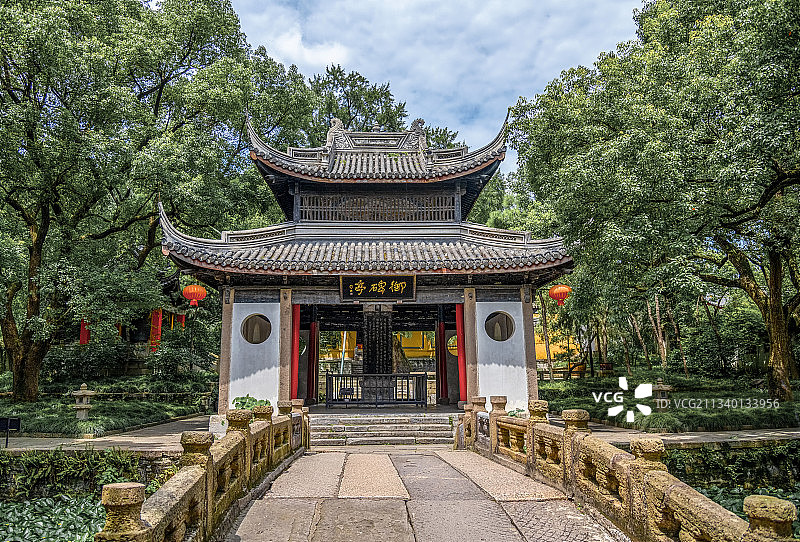 无锡惠山寺清代御碑亭图片素材
