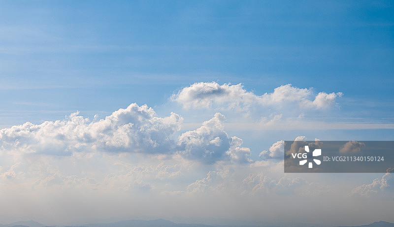 晴朗蓝天白云背景图片素材