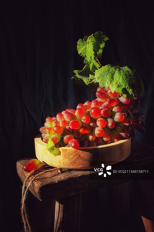 夕阳下的葡萄图片素材