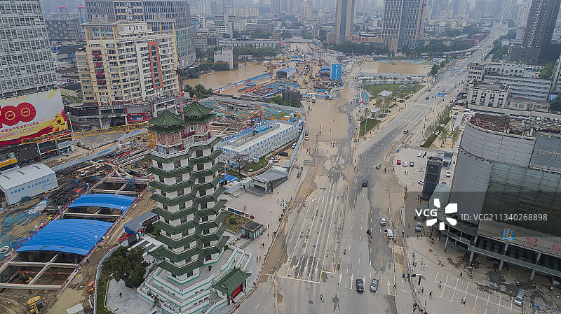 暴风雨后的二七广场图片素材