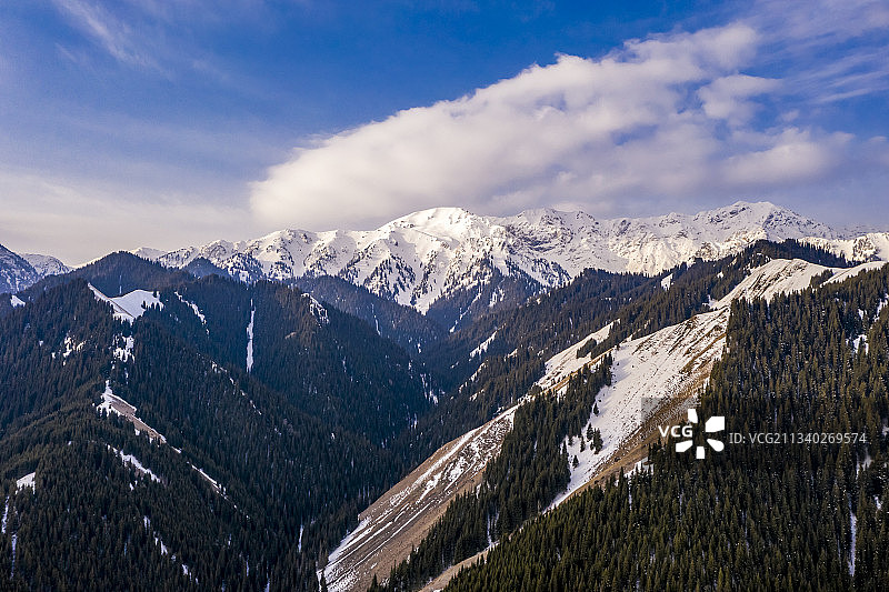 新疆伊犁：果子沟大桥及周围景区风光图片素材
