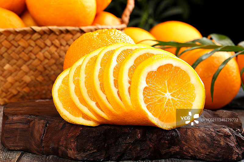 黑底上放着橙子图片素材